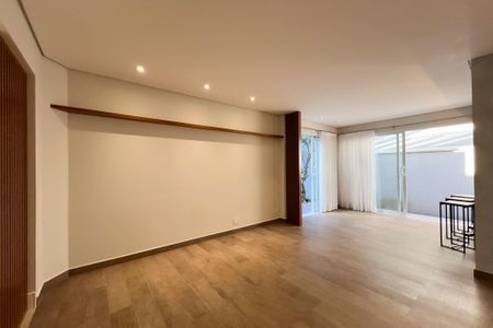 Casa de condomínio à venda com 320m², 4 quartos e 4 vagas
