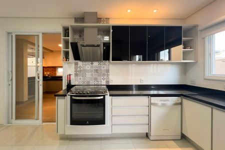 Casa de condomínio à venda com 320m², 4 quartos e 4 vagas