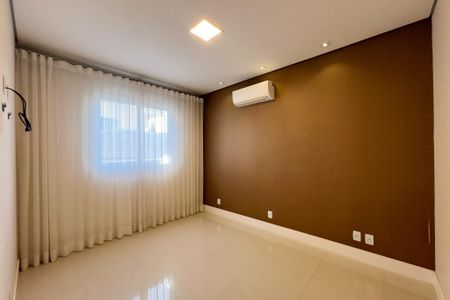 Casa de condomínio à venda com 320m², 4 quartos e 4 vagas
