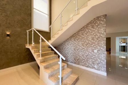 Casa de condomínio à venda com 320m², 4 quartos e 4 vagas