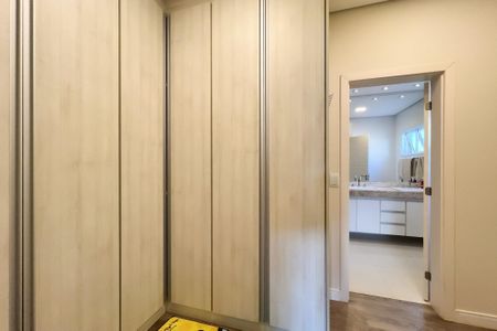 Casa de condomínio à venda com 320m², 4 quartos e 4 vagas