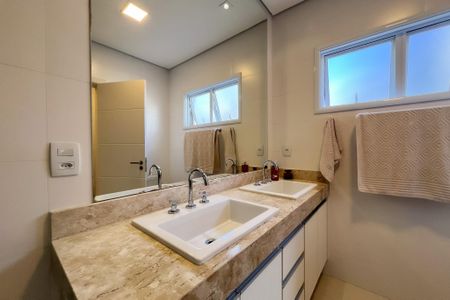 Casa de condomínio à venda com 320m², 4 quartos e 4 vagas