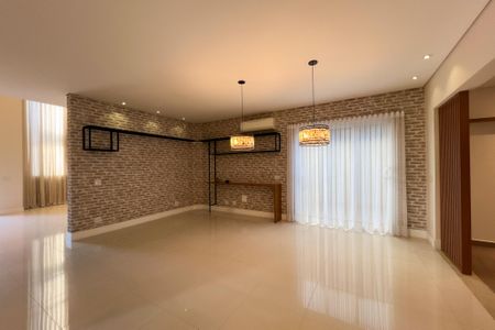 Casa de condomínio à venda com 320m², 4 quartos e 4 vagas