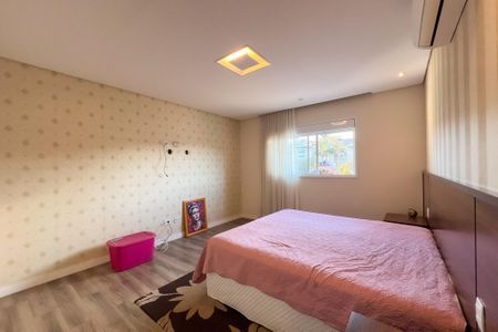 Casa de condomínio à venda com 320m², 4 quartos e 4 vagas
