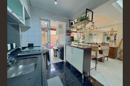 Cozinha de casa de condomínio à venda com 3 quartos, 86m² em Parque Renato Maia, Guarulhos