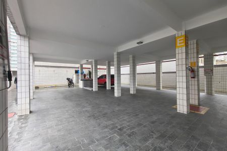 Garagem de kitnet/studio para alugar com 1 quarto, 22m² em Guilhermina, Praia Grande