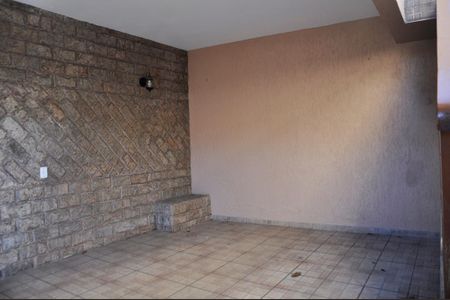 Garagem de casa à venda com 3 quartos, 130m² em Vila Pirituba, São Paulo