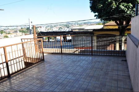 Casa à venda com 130m², 3 quartos e 1 vaga Casa à venda com 130m², 3 quartos e 1 vagaDetalhe - Varanda