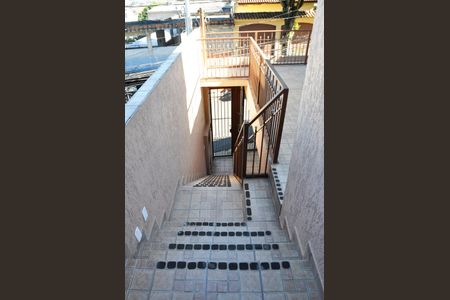 Casa à venda com 130m², 3 quartos e 1 vaga Casa à venda com 130m², 3 quartos e 1 vagaEscada Entrada