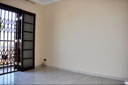 Casa à venda com 130m², 3 quartos e 1 vaga Casa à venda com 130m², 3 quartos e 1 vagaDetalhe - Quarto 01 com Suíte e Varanda