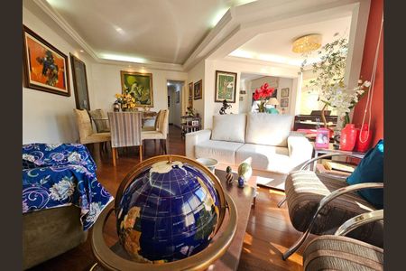 Apartamento à venda com 137m², 3 quartos e 2 vagas