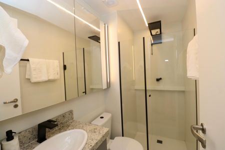 Banheiro de kitnet/studio para alugar com 1 quarto, 20m² em Caminho das Árvores, Salvador