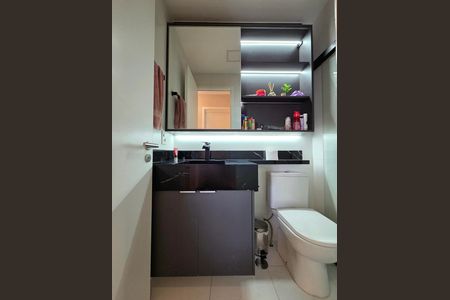 Apartamento à venda com 54m², 2 quartos e 1 vaga Apartamento à venda com 54m², 2 quartos e 1 vagaBanheiro Social