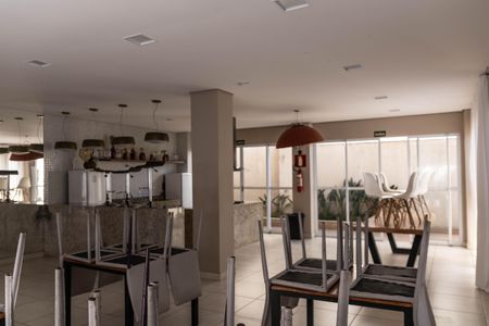 Apartamento para alugar com 50m², 2 quartos e 1 vaga Apartamento para alugar com 50m², 2 quartos e 1 vagaÁrea comum - Salão de festas