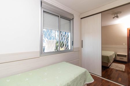 Quarto de apartamento à venda com 1 quarto, 38m² em Santo Antônio, Porto Alegre