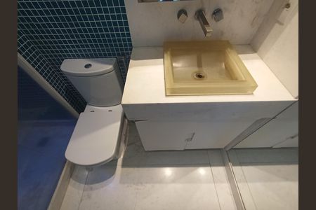 Banheiro suíte  de apartamento para alugar com 2 quartos, 78m² em Barra da Tijuca, Rio de Janeiro