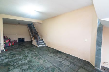 Garagem de casa para alugar com 3 quartos, 156m² em Cidade Vargas, São Paulo