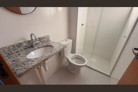 Banheiro Corredor de apartamento para alugar com 2 quartos, 45m² em Setor Faicalville, Goiânia