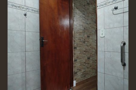 Casa para alugar com 35m², 1 quarto e 1 vaga Casa para alugar com 35m², 1 quarto e 1 vagaBanheiro