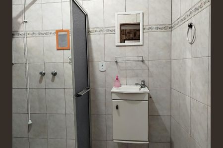 Casa para alugar com 35m², 1 quarto e 1 vaga Casa para alugar com 35m², 1 quarto e 1 vagaBanheiro