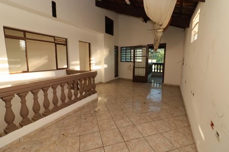 Área externa de casa à venda com 3 quartos, 213m² em Jaguaribe, Osasco