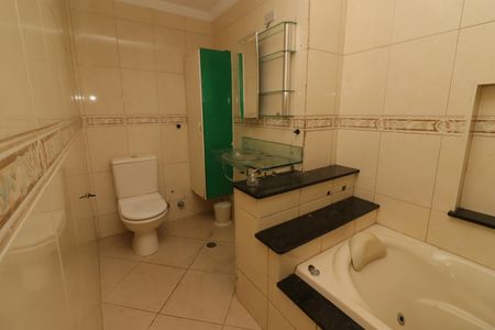 Banheiro da Suíte  de casa à venda com 3 quartos, 213m² em Jaguaribe, Osasco