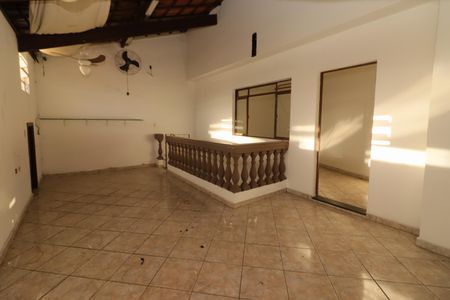 Área externa de casa à venda com 3 quartos, 213m² em Jaguaribe, Osasco
