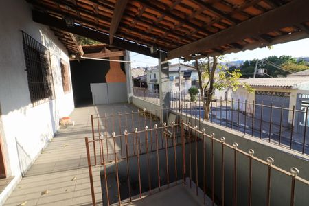 Casa à venda com 213m², 3 quartos e 2 vagasVaranda