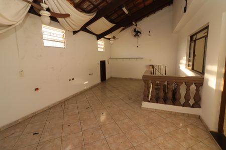 Casa à venda com 213m², 3 quartos e 2 vagasÁrea externa