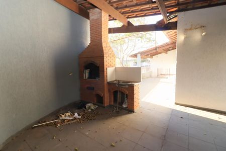 Casa à venda com 213m², 3 quartos e 2 vagasGaragem