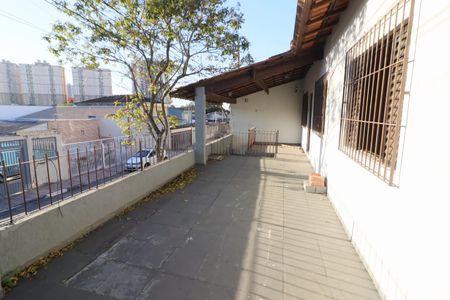 Casa à venda com 213m², 3 quartos e 2 vagasVaranda