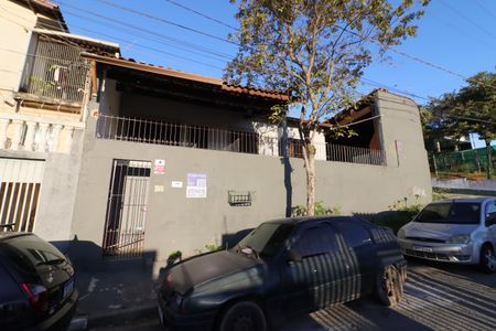 Casa à venda com 213m², 3 quartos e 2 vagasFachada
