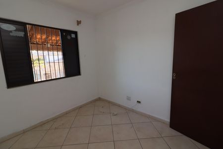 Casa à venda com 213m², 3 quartos e 2 vagasQuarto 