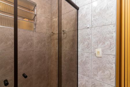 Casa à venda com 345m², 8 quartos e 3 vagasCasa 2 - Banheiro