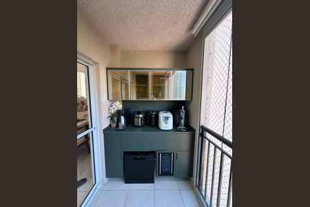 Apartamento à venda com 72m², 2 quartos e 1 vaga Apartamento à venda com 72m², 2 quartos e 1 vagaVaranda