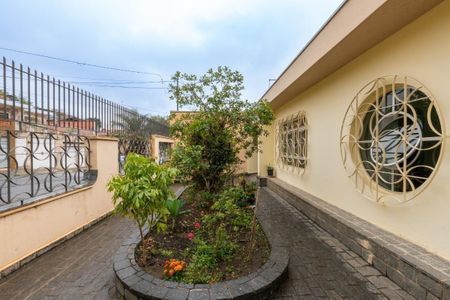 Área Externa de casa à venda com 3 quartos, 176m² em Jardim Cláudia, São Paulo