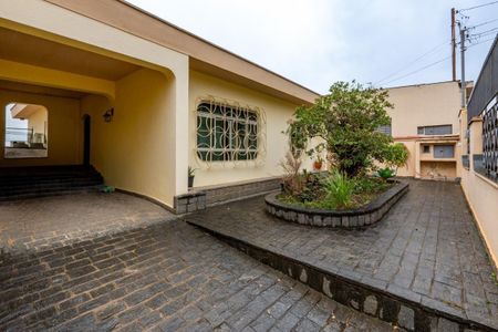 Área Externa de casa à venda com 3 quartos, 176m² em Jardim Cláudia, São Paulo