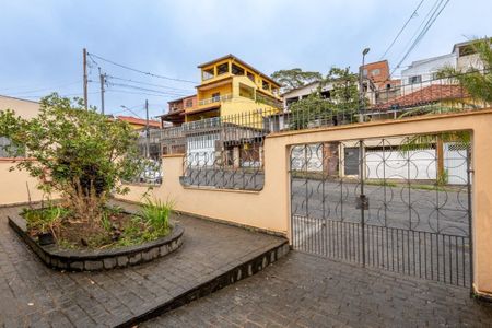 Área Externa de casa à venda com 3 quartos, 176m² em Jardim Cláudia, São Paulo
