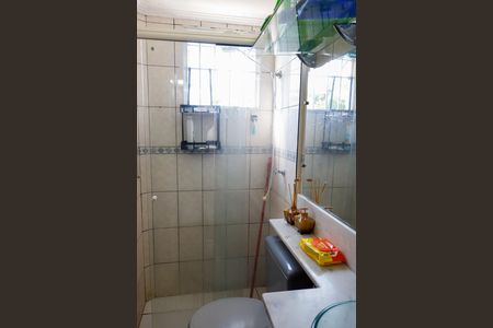 Banheiro de apartamento à venda com 2 quartos, 42m² em Vila dos Remedios, Osasco