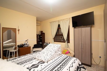 Casa à venda com 158m², 4 quartos e 2 vagas Casa à venda com 158m², 4 quartos e 2 vagasQuarto 1