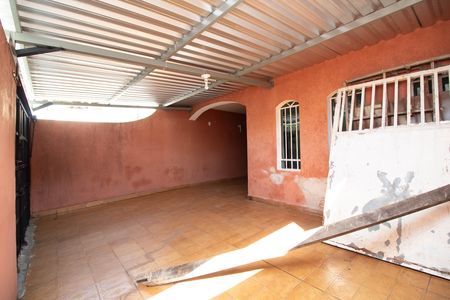Casa à venda com 158m², 4 quartos e 2 vagas Casa à venda com 158m², 4 quartos e 2 vagasÁrea externa