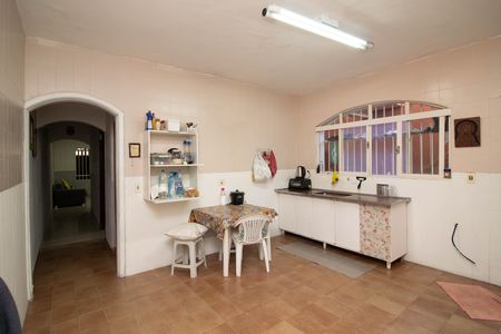 Casa à venda com 158m², 4 quartos e 2 vagas Casa à venda com 158m², 4 quartos e 2 vagasCozinha