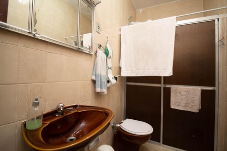 Casa à venda com 158m², 4 quartos e 2 vagas Casa à venda com 158m², 4 quartos e 2 vagasBanheiro 1