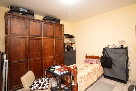 Casa à venda com 158m², 4 quartos e 2 vagas Casa à venda com 158m², 4 quartos e 2 vagasQuarto 2