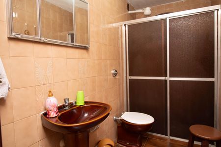 Casa à venda com 158m², 4 quartos e 2 vagas Casa à venda com 158m², 4 quartos e 2 vagasBanheiro 2