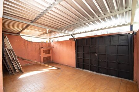 Casa à venda com 158m², 4 quartos e 2 vagas Casa à venda com 158m², 4 quartos e 2 vagasÁrea externa