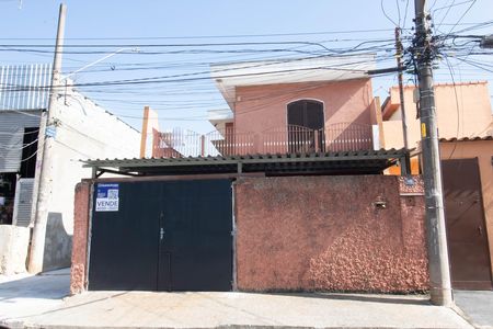 Casa à venda com 158m², 4 quartos e 2 vagas Casa à venda com 158m², 4 quartos e 2 vagasFachada