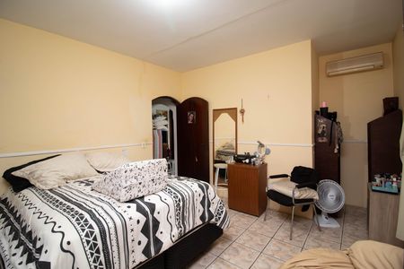 Casa à venda com 158m², 4 quartos e 2 vagas Casa à venda com 158m², 4 quartos e 2 vagasQuarto 1