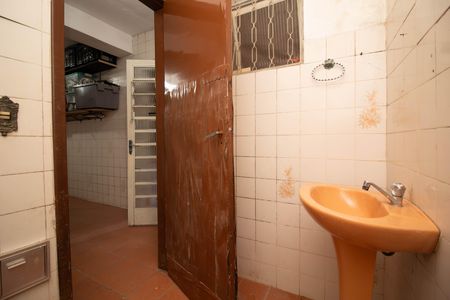Casa à venda com 158m², 4 quartos e 2 vagas Casa à venda com 158m², 4 quartos e 2 vagasBanheiro de serviço