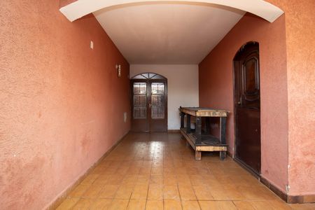 Casa à venda com 158m², 4 quartos e 2 vagas Casa à venda com 158m², 4 quartos e 2 vagasÁrea externa